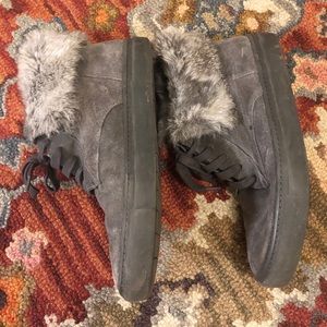 Vince suede/fur grey chukka boots